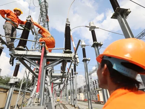 Phân bổ khoản lỗ 44.792 tỉ vào giá điện, loạt bộ ngành hiệp hội 'truy' nguyên nhân