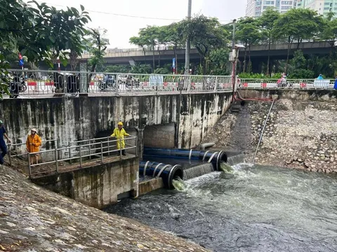 Từ 9-9, Hà Nội bắt đầu bổ cập nước từ hồ Tây để "hồi sinh" sông Tô Lịch
