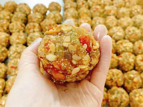 Chọn bánh trung thu nhà làm hay sản xuất công nghiệp?