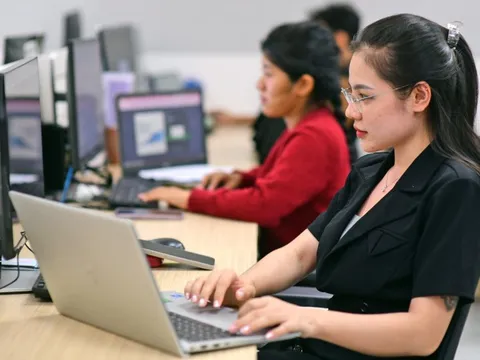 Cá nhân bán ròng chứng khoán nhiều nhất 3 năm, khối ngoại và tự doanh 'ôm hàng'