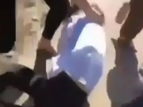 Làm rõ vụ nữ sinh bị nhóm bạn đánh hội đồng trong ngày khai giảng