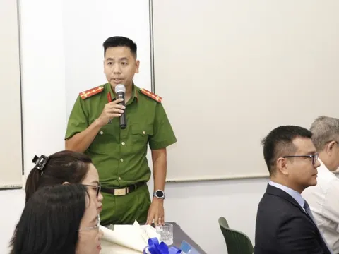 TP HCM: Công an phường Cầu Ông Lãnh "mạnh tay" với nạn chèo kéo khách du lịch