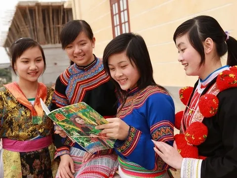 SGK tiếng dân tộc: Cầu nối giữa bản sắc văn hóa và giáo dục phổ thông cho trẻ em miền núi