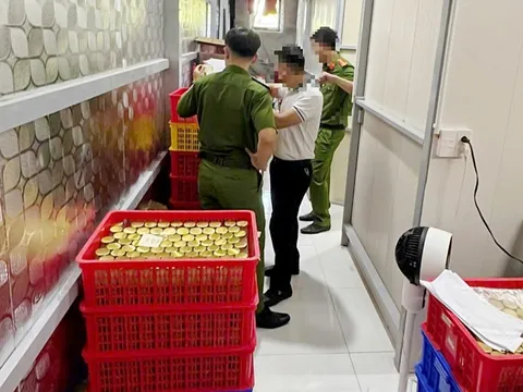 Hàng ngàn hũ yến giả không có 'chất yến' ở Đà Nẵng, bắt hai người cầm đầu