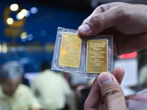 Cuối tuần, giá vàng miếng SJC giảm thêm 300.000 đồng/lượng