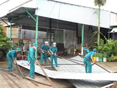 Mưa dông làm sập và tốc mái 38 căn nhà tại An Giang