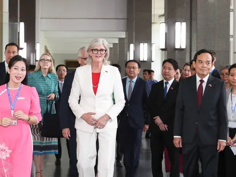 Toàn quyền Úc tham quan Hội trường Thống nhất, selfie cùng Bí thư Thành ủy TP HCM