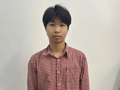 Bắt thanh niên rao bán mô hình nhưng giao gạch cho khách