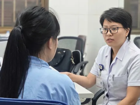 Cảnh báo loạn thần ở trẻ: Đừng nhầm lẫn với tính cách ‘mộng mơ’