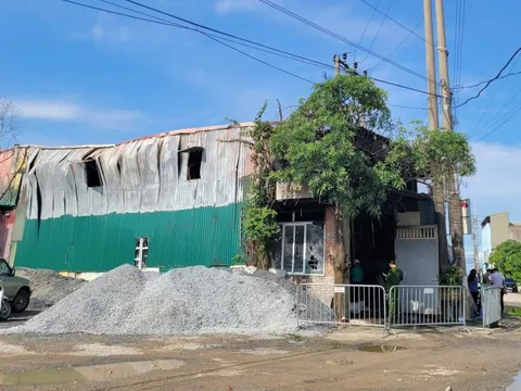 Cháy nhà lúc rạng sáng, 4 người tử vong