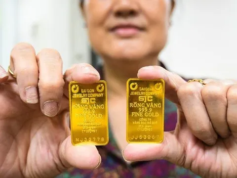 Giá vàng miếng SJC vượt 132 triệu đồng/lượng, chênh lệch giá vàng trong nước - thế giới giảm mạnh