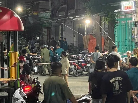 Hai vợ chồng tử vong trước cửa phòng trọ với nhiều vết thương