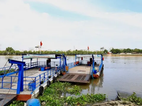 Cầu Bình Triệu ùn tắc, phà Bình Quới vẫn nằm chờ