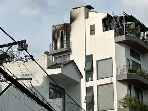 Cháy ngôi nhà 5 tầng ở phường An Nhơn, TP HCM