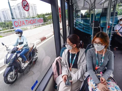 Hơn 100 tuyến xe buýt TP.HCM triển khai vé điện tử