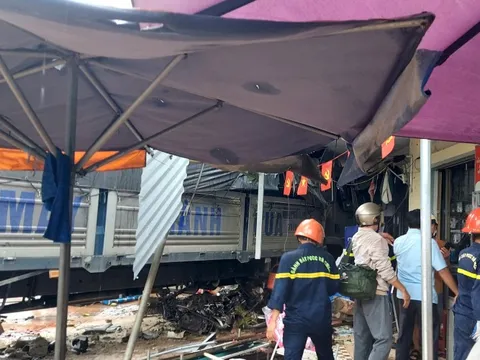 Xe tải lao vào chợ, ít nhất 3 người chết, nhiều người bị thương