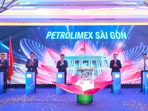 Petrolimex Sài Gòn kỷ niệm 50 năm thành lập và đón nhận Huân chương Lao động hạng nhất