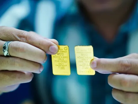 Giá vàng miếng SJC đi xuống sau khi Fed giảm lãi suất