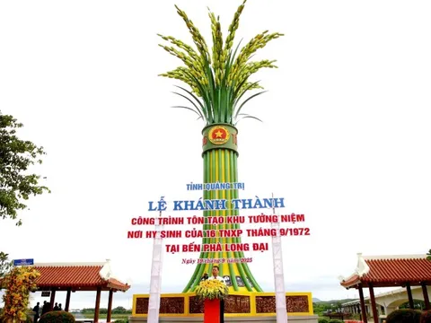 Khánh thành Khu tưởng niệm Thanh niên xung phong ở Bến phà Long Đại
