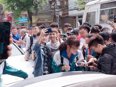 Từ vụ Ninh Dương Story: Báo động kiểu "thần tượng" lệch lạc