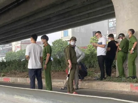 Phát hiện thi thể đang phân hủy dưới chân đường Vành đai 3