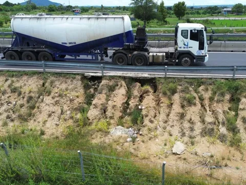 Bất ngờ với nguyên nhân gây xói lở tuyến cao tốc Vĩnh Hảo – Phan Thiết