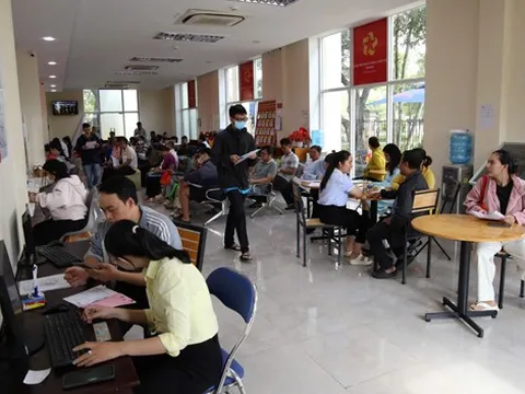 Ngày càng hoàn thiện việc phục vụ dân