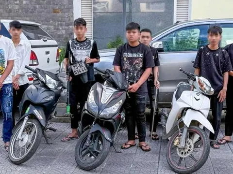 Bắt nhóm thiếu niên táo tợn chặn đường đánh người cướp của trong đêm