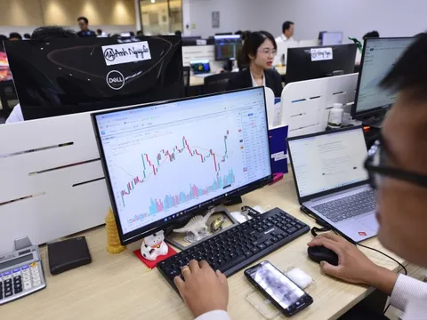 Bùng nổ IPO năm nay, cơ hội lớn nhưng nhà đầu tư lưu ý để tránh 'kẹp hàng'