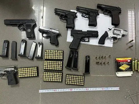 Triệt phá đường dây mua bán trái phép công cụ hỗ trợ, thu giữ 33 khẩu súng và hàng nghìn viên đạn