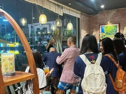 Cảnh tượng bất ngờ tại quán cà phê nơi 'em của tổng tài’ đánh ngã nam nhân viên