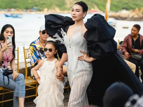 Trà Ngọc Hằng thần thái cuốn hút cùng con gái