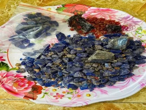 Khởi tố 3 đối tượng livestream bán đá "đổ thạch" để lừa đảo