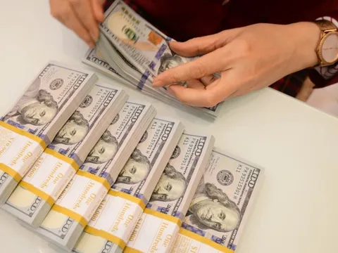 Tin tức sáng 21-9: Fed giảm lãi suất sẽ hạn chế hoạt động đầu cơ ngoại tệ