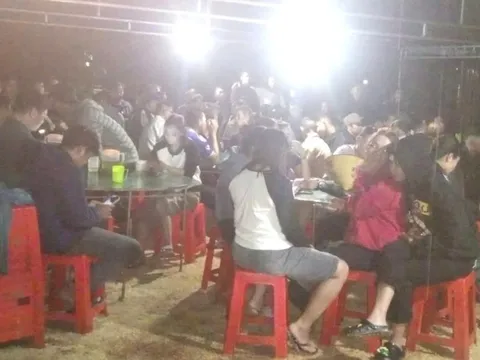 Cắm sạc xe đạp điện, 1 học sinh bị điện giật tử vong