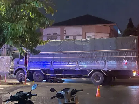 Tai nạn giao thông nghiêm trọng lúc rạng sáng ở TP HCM