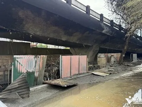 Bộ Xây dựng báo cáo Thủ tướng về vụ cháy dưới gầm cầu Vĩnh Tuy