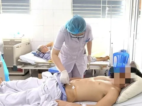 Xương cá đâm thủng ruột non, gây áp xe ổ bụng