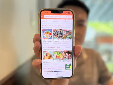 Đặt đồ ăn 'tới tận giường': Tiết kiệm thời gian hay là sự lười biếng?