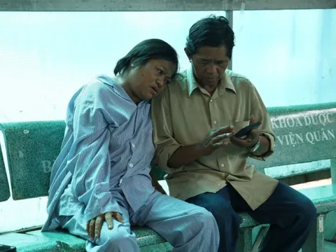 "Nhiều lúc tôi nghĩ quẩn vì thấy chồng khổ quá"