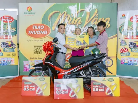 Bà con nông dân hào hứng tham gia chương trình Mùa Vàng Thắng Lớn 2025