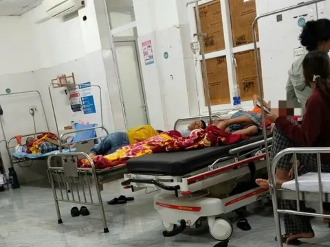 Vụ ngộ độc tại Quảng Trị: Đã có 40 học sinh phải nhập viện