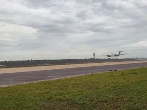 Chuyến bay hiệu chuẩn tiếp cận đường băng sân bay lớn nhất Việt Nam