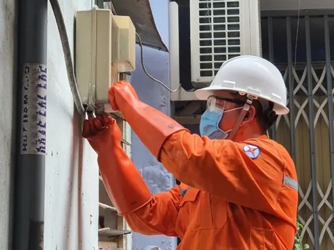 Công tơ đang hoạt động, vì sao điện lực TP.HCM lại thay mới?