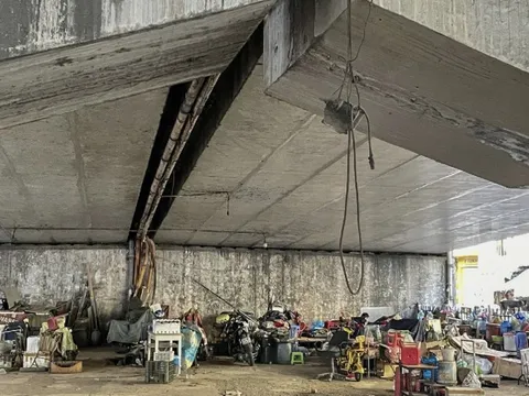 Đề xuất tận dụng gầm cầu ở TP.HCM làm bãi giữ xe, khu sân thể thao