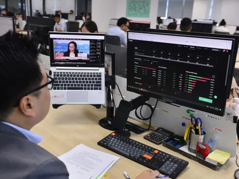 Ngân hàng đổ bộ chứng khoán: Thấy gì từ cuộc đua tăng vốn đồng loạt hàng tỉ USD?