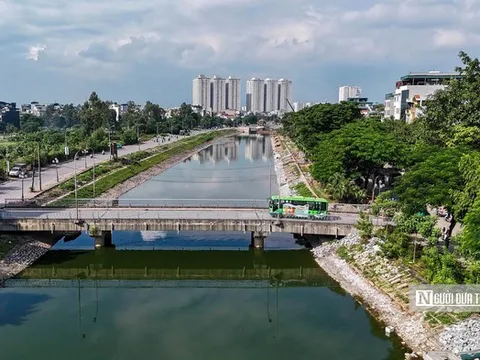 Hà Nội chỉ đạo xử lý nghiêm vụ xả trộm chất thải xuống sông Tô Lịch