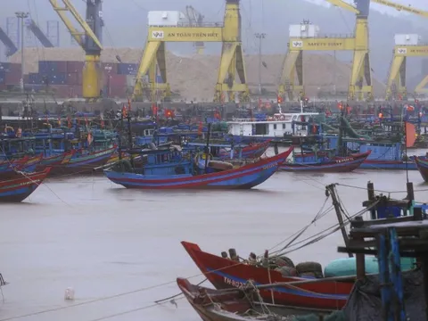 Bão số 10 Bualoi di chuyển nhanh bất thường, Thủ tướng chỉ đạo khẩn ứng phó