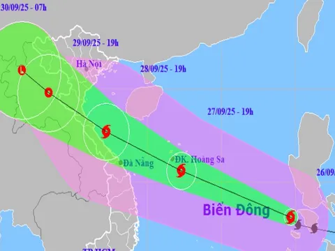 Bão Bualoi đã vào Biển Đông, giật cấp 15