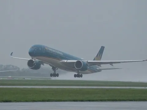 Tạm ngừng khai thác 4 sân bay tại miền Trung để tránh bão số 10